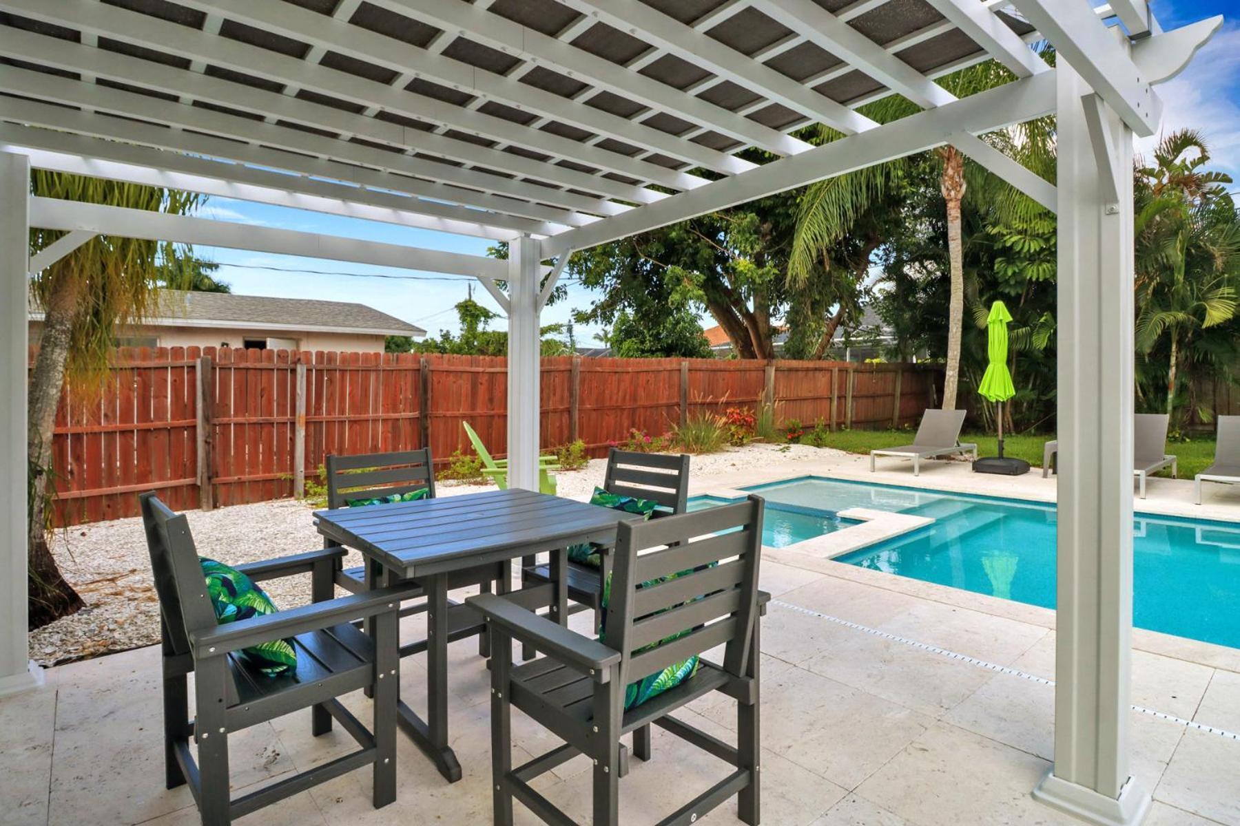 Little Beach House W/ Pool&Spa - 5 Minutes To Vanderbilt Beach North North Naples 외부 사진