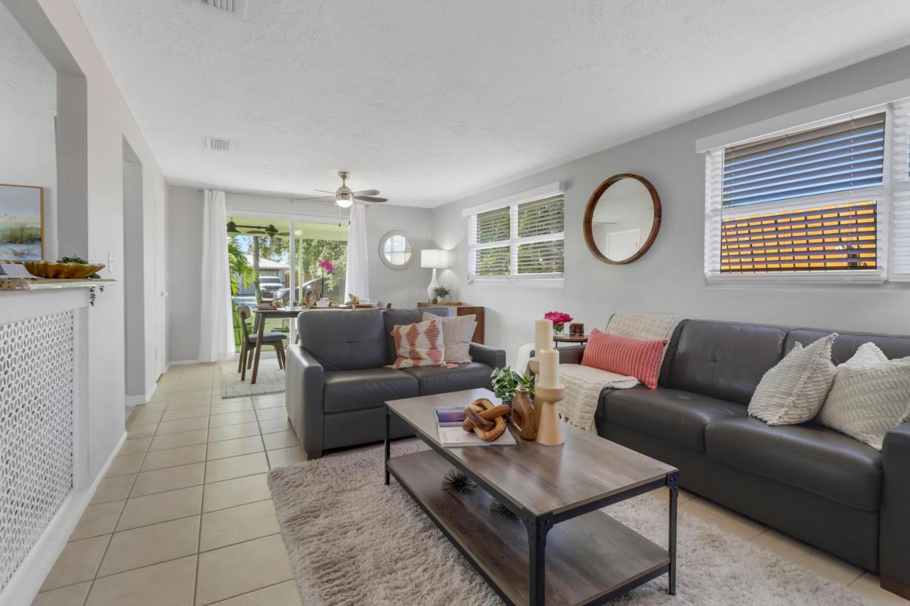 Little Beach House W/ Pool&Spa - 5 Minutes To Vanderbilt Beach North North Naples 외부 사진