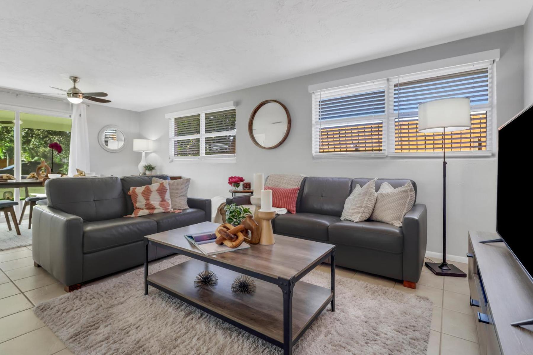 Little Beach House W/ Pool&Spa - 5 Minutes To Vanderbilt Beach North North Naples 외부 사진