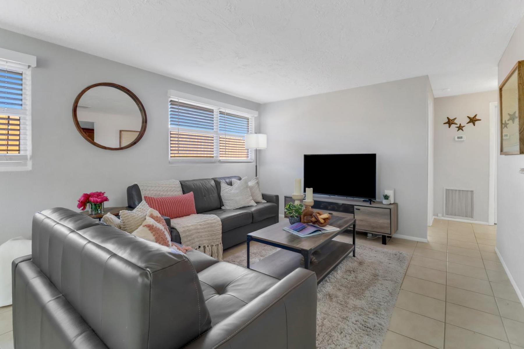 Little Beach House W/ Pool&Spa - 5 Minutes To Vanderbilt Beach North North Naples 외부 사진