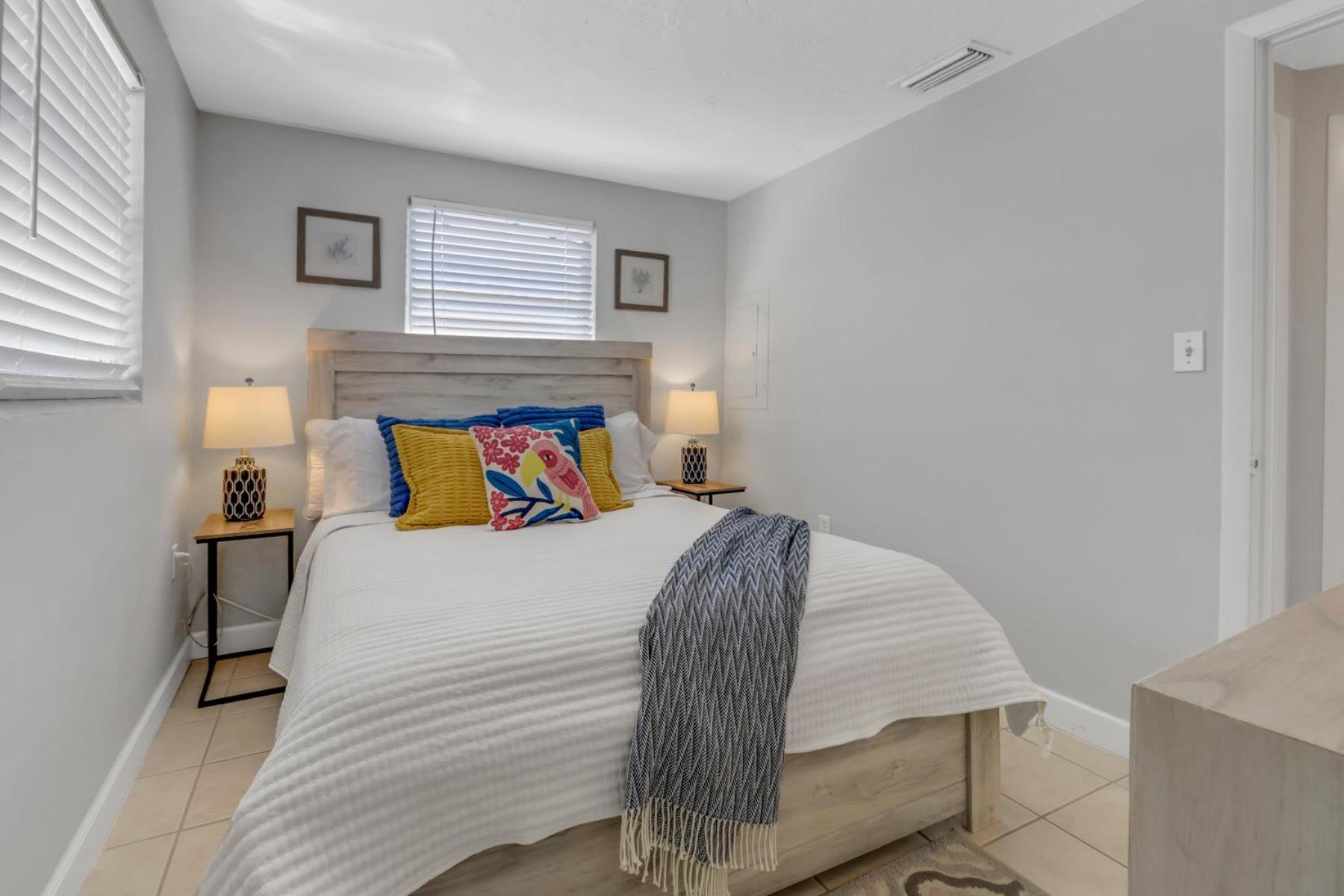 Little Beach House W/ Pool&Spa - 5 Minutes To Vanderbilt Beach North North Naples 외부 사진